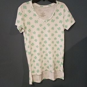 Grayson Threads white tee with shamrocks‎ clover XS